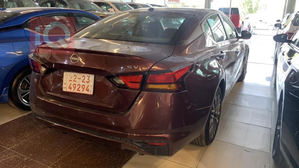 نيسان ألتيما